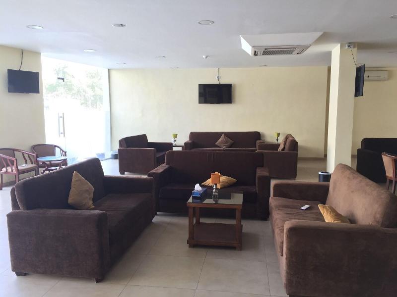 Zaina Plaza Hotel - Lobi