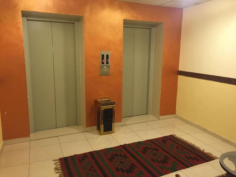 Zaina Plaza Hotel - Lobi