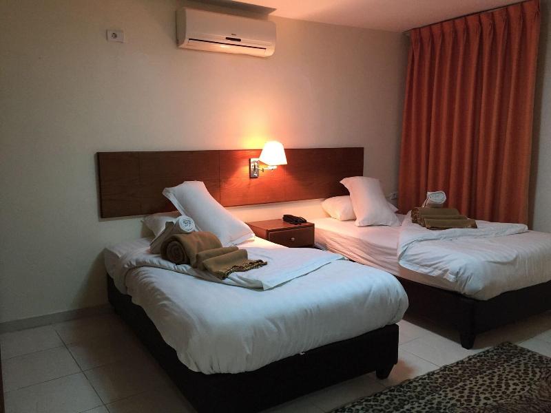 Zaina Plaza Hotel - Oda