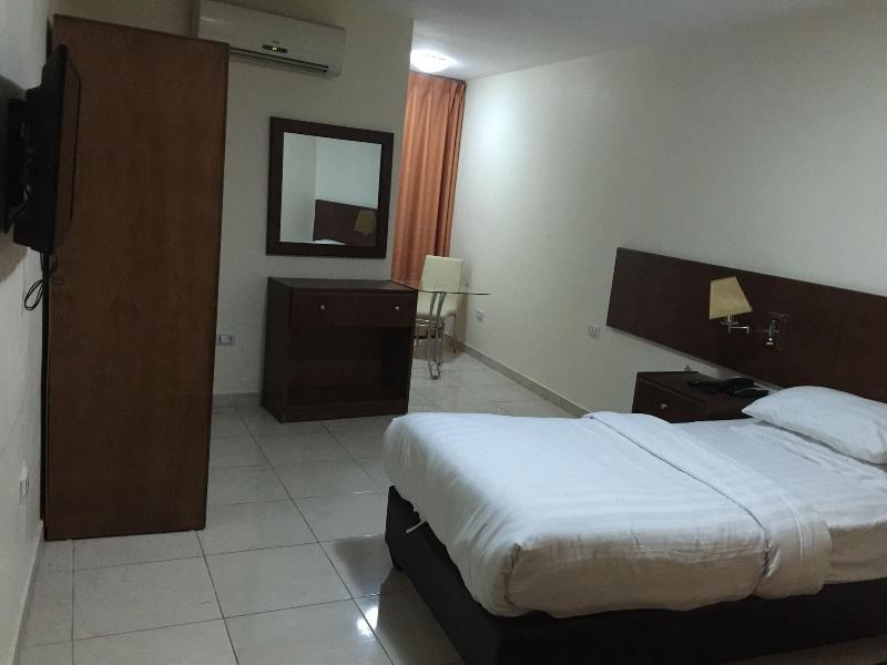 Zaina Plaza Hotel - Oda