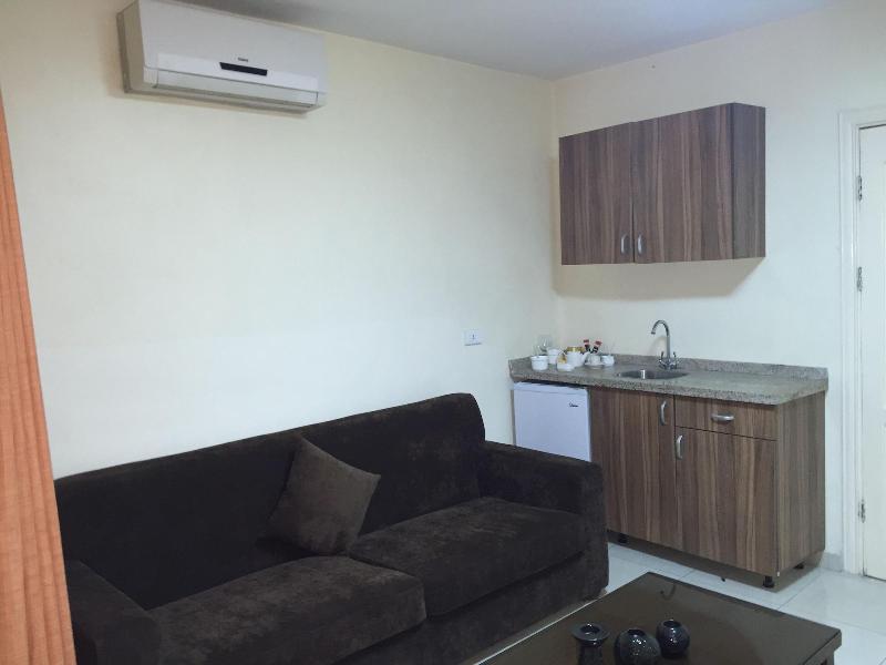 Zaina Plaza Hotel - Oda