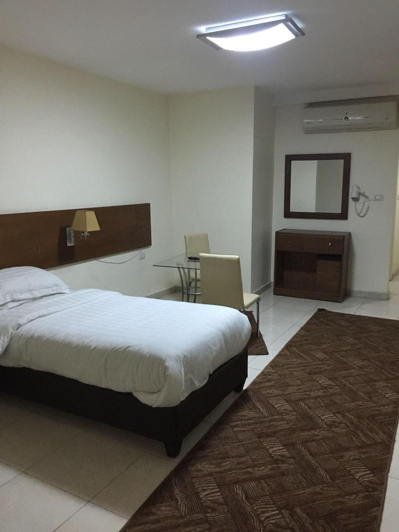 Zaina Plaza Hotel - Oda