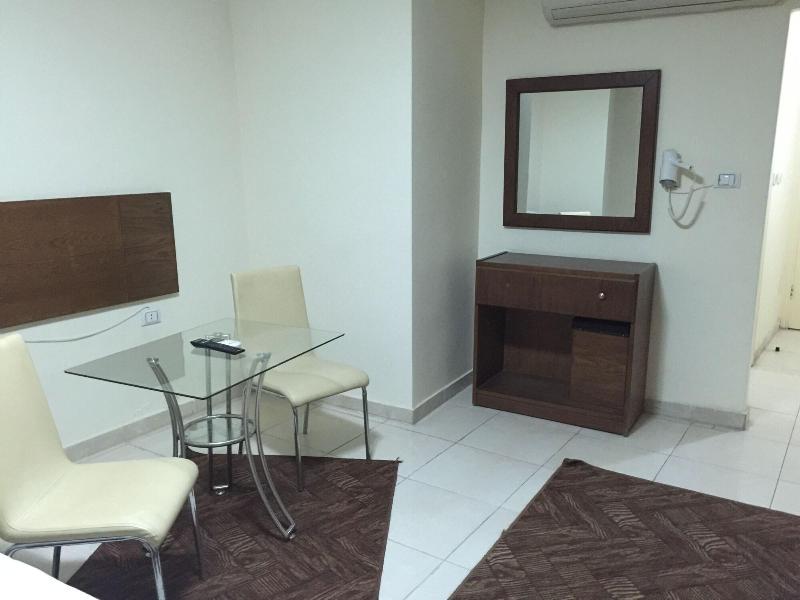 Zaina Plaza Hotel - Oda
