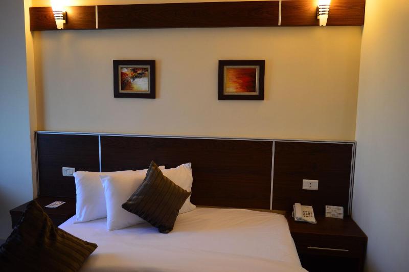 Ream Hotel - Oda
