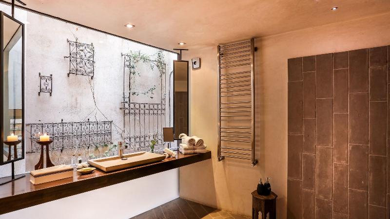 Karawan Riad - Oda