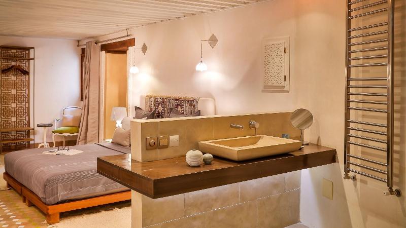 Karawan Riad - Oda