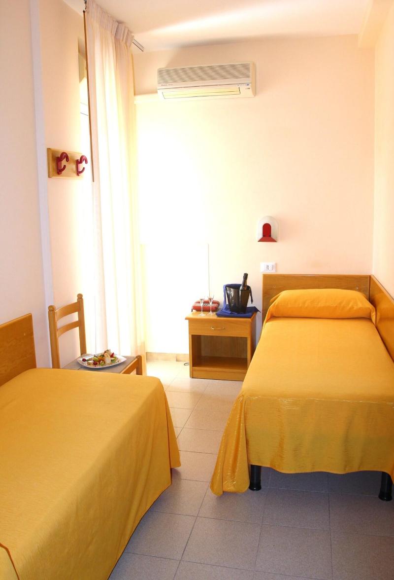 Hotel Cristalda - Oda