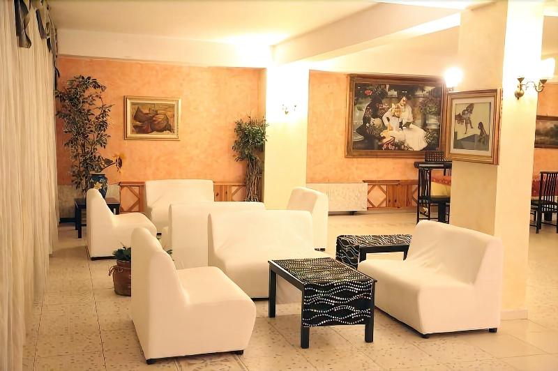 Hotel Company - Lobi
