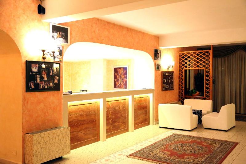 Hotel Company - Lobi