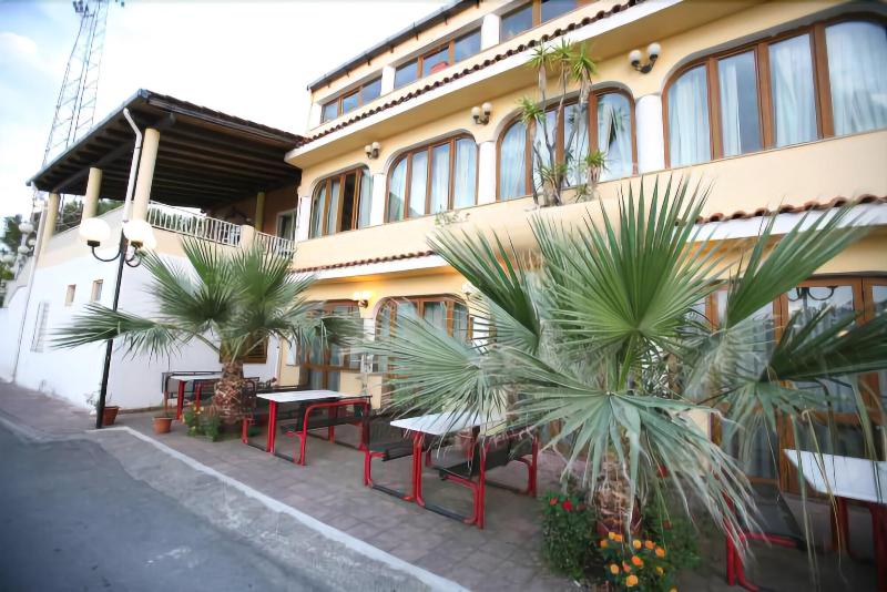 Hotel Company - Genel