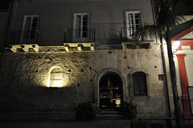 Villa Martius - Genel