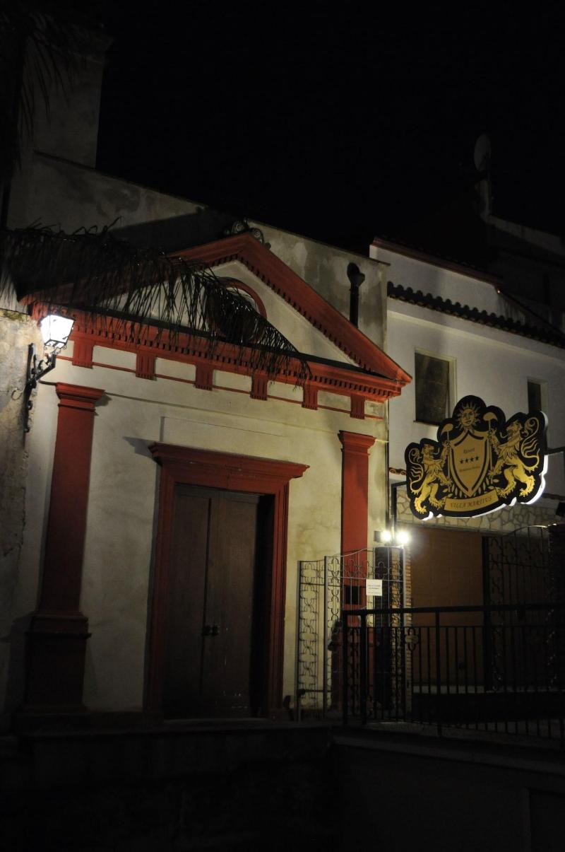 Villa Martius - Genel