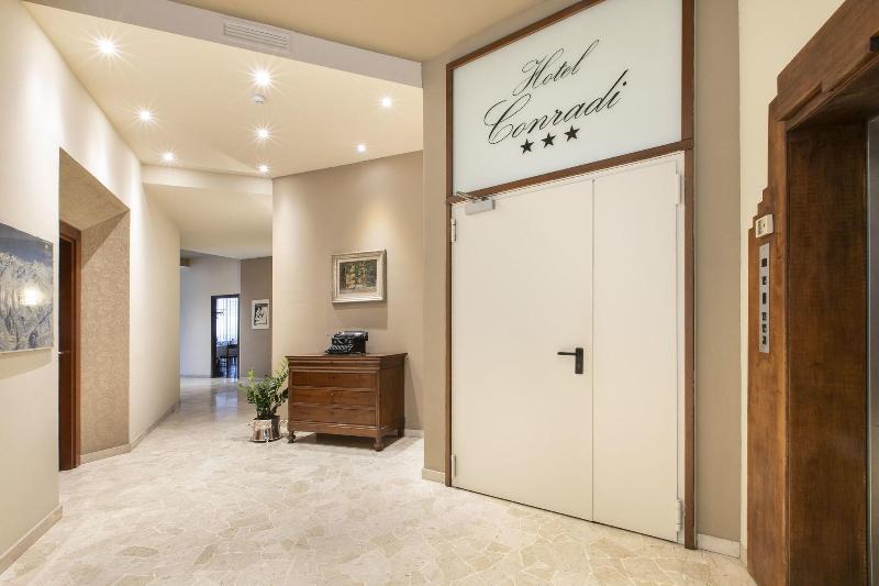 Hotel Conradi - Lobi