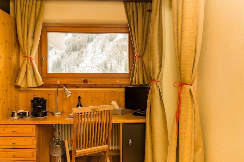 Shatush Hotel - Oda