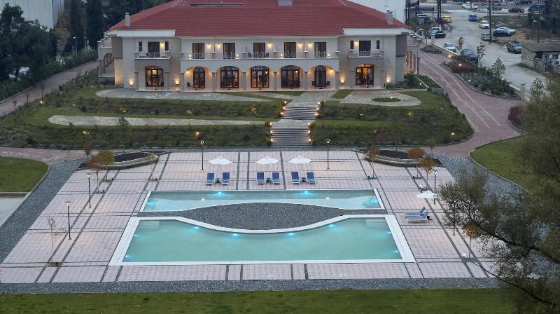 The Lake Hotel - Genel