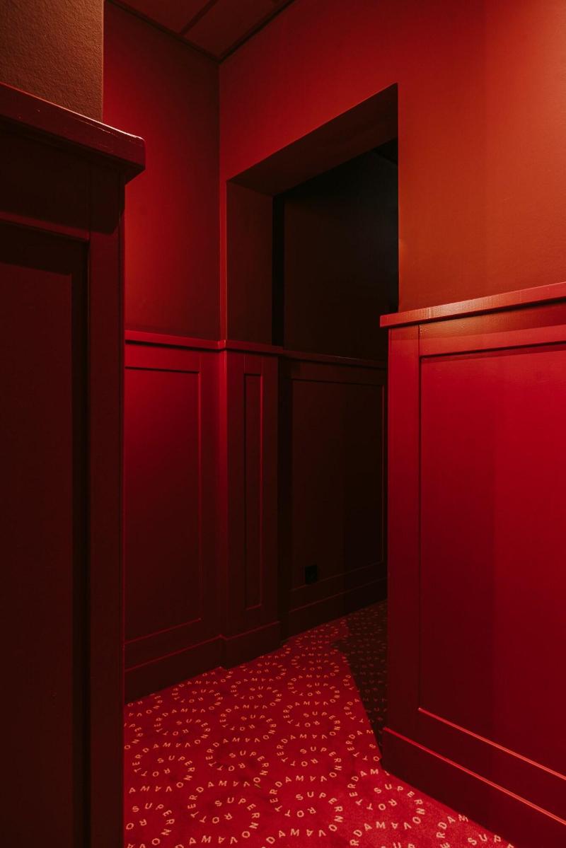 Supernova Hotel - Lobi