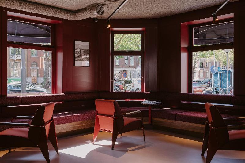 Supernova Hotel - Lobi