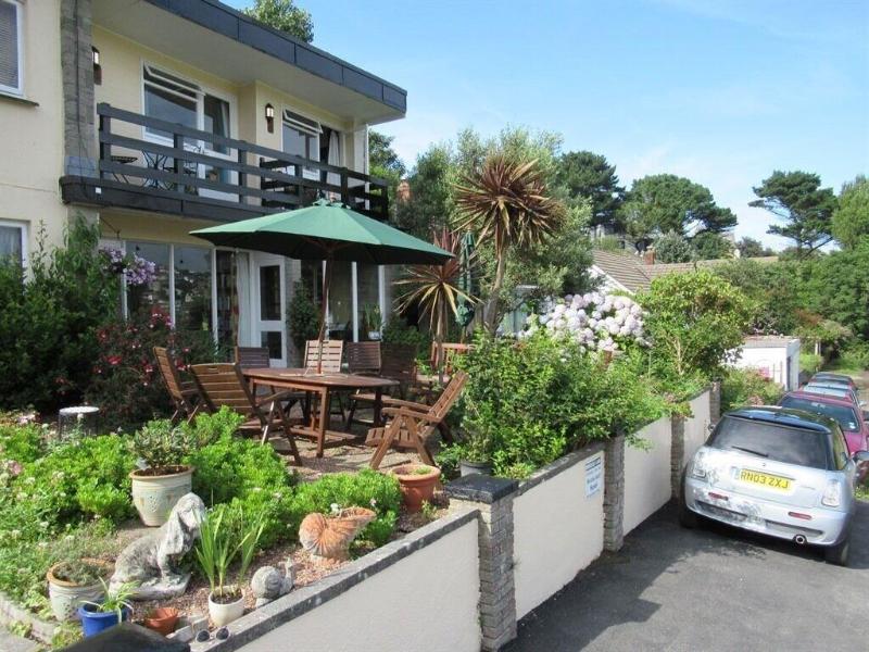 Avoncourt Lodge - Genel
