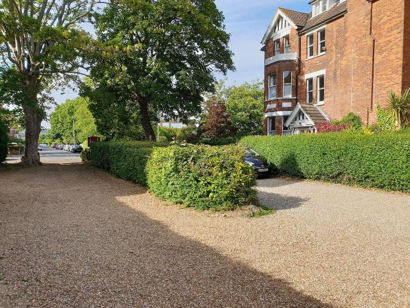 The Wycliffe Guest House - Genel