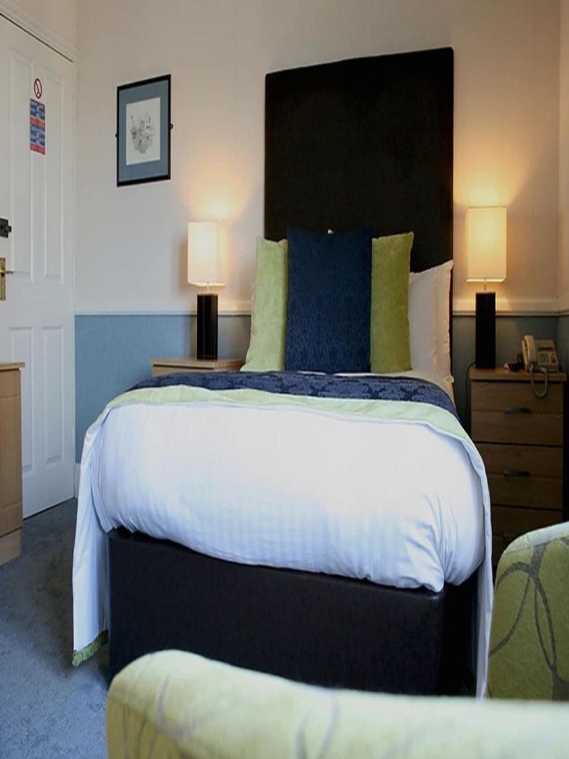 Dunkerleys Hotel - Oda