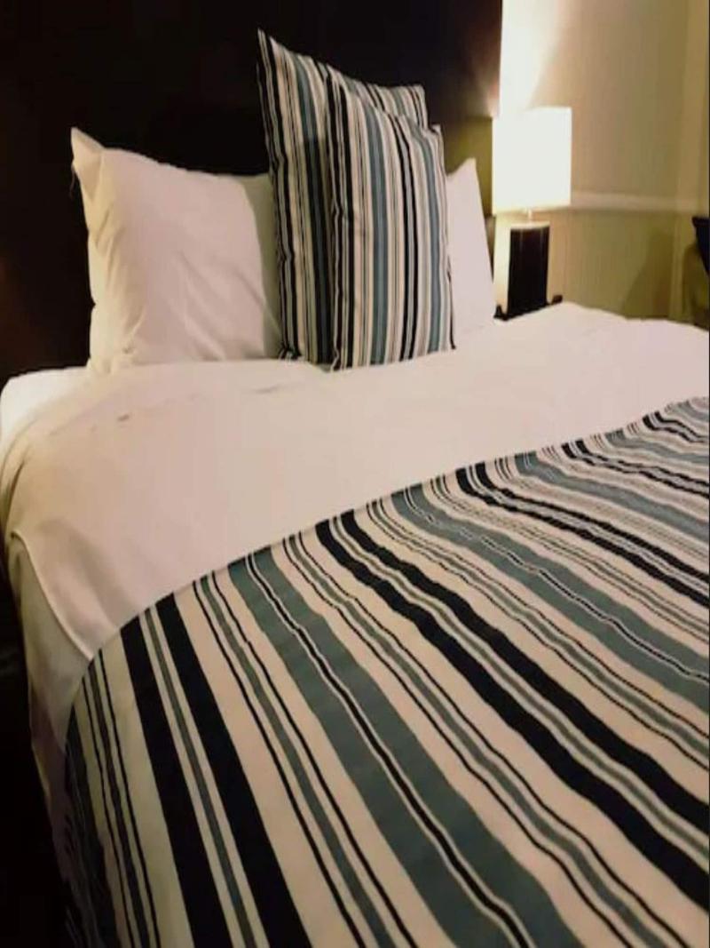 Dunkerleys Hotel - Oda