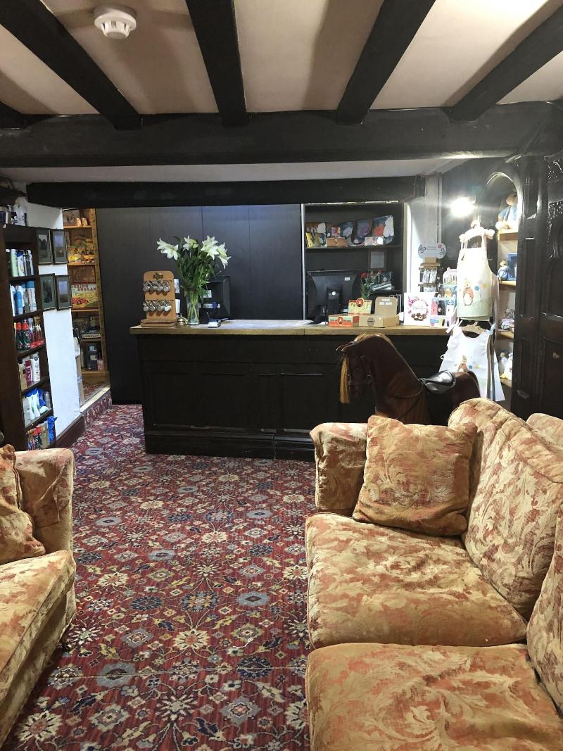 The Dog And Partridge Country Inn - Lobi