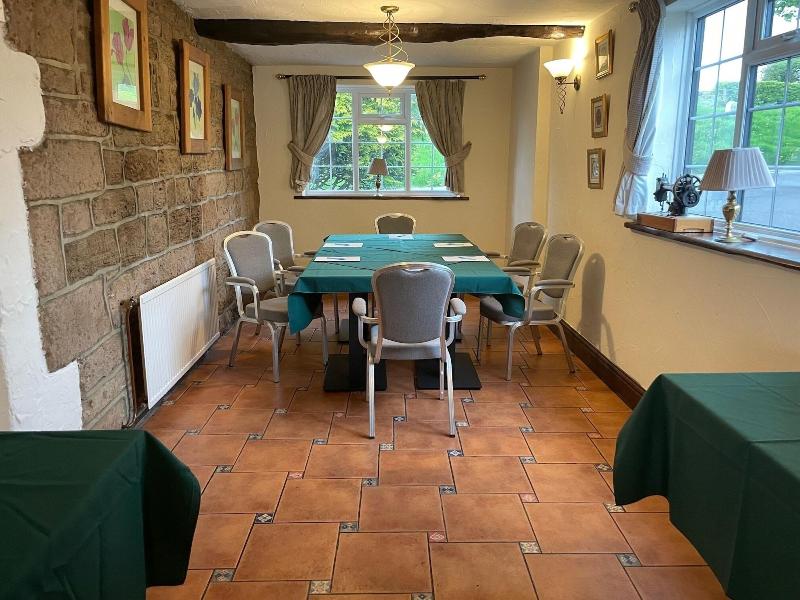The Dog And Partridge Country Inn - Toplantı