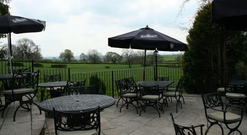 The Dog And Partridge Country Inn - Genel