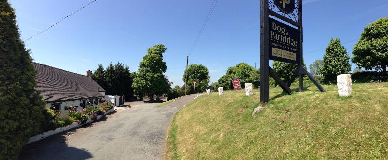 The Dog And Partridge Country Inn - Genel