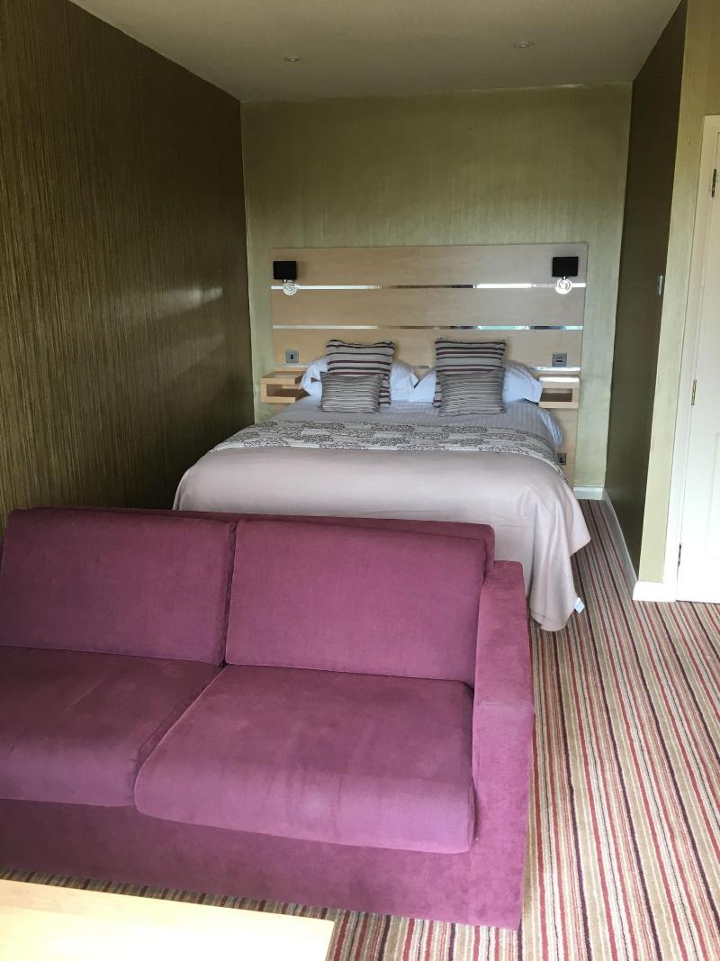 The Dog And Partridge Country Inn - Oda