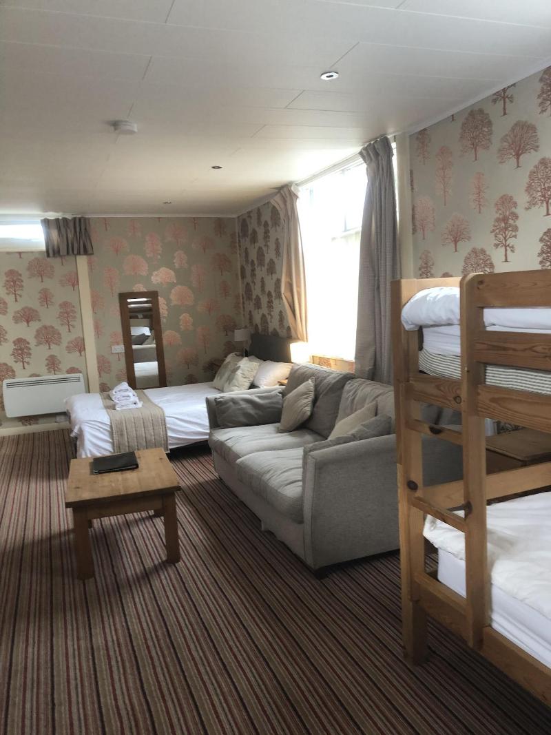 The Dog And Partridge Country Inn - Oda