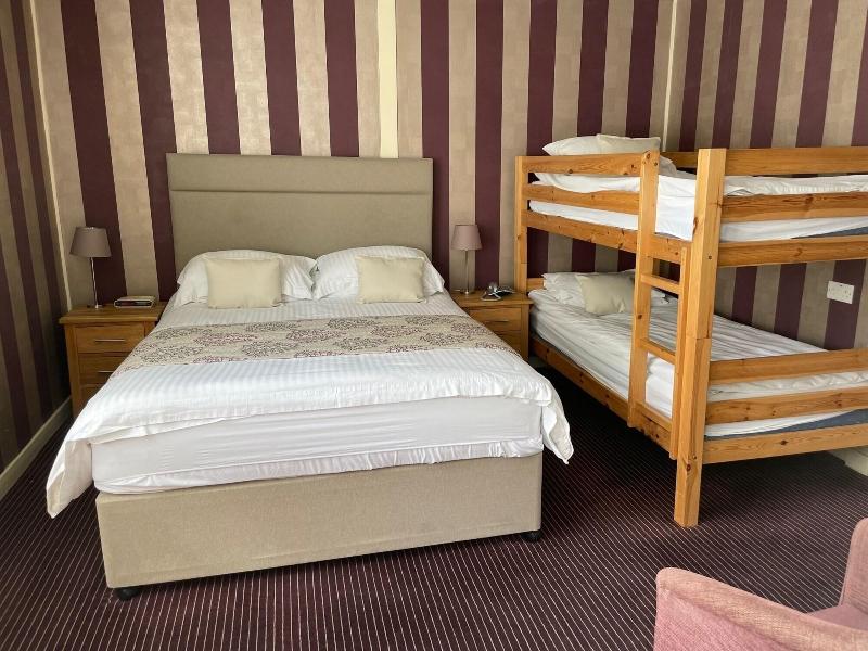 The Dog And Partridge Country Inn - Oda