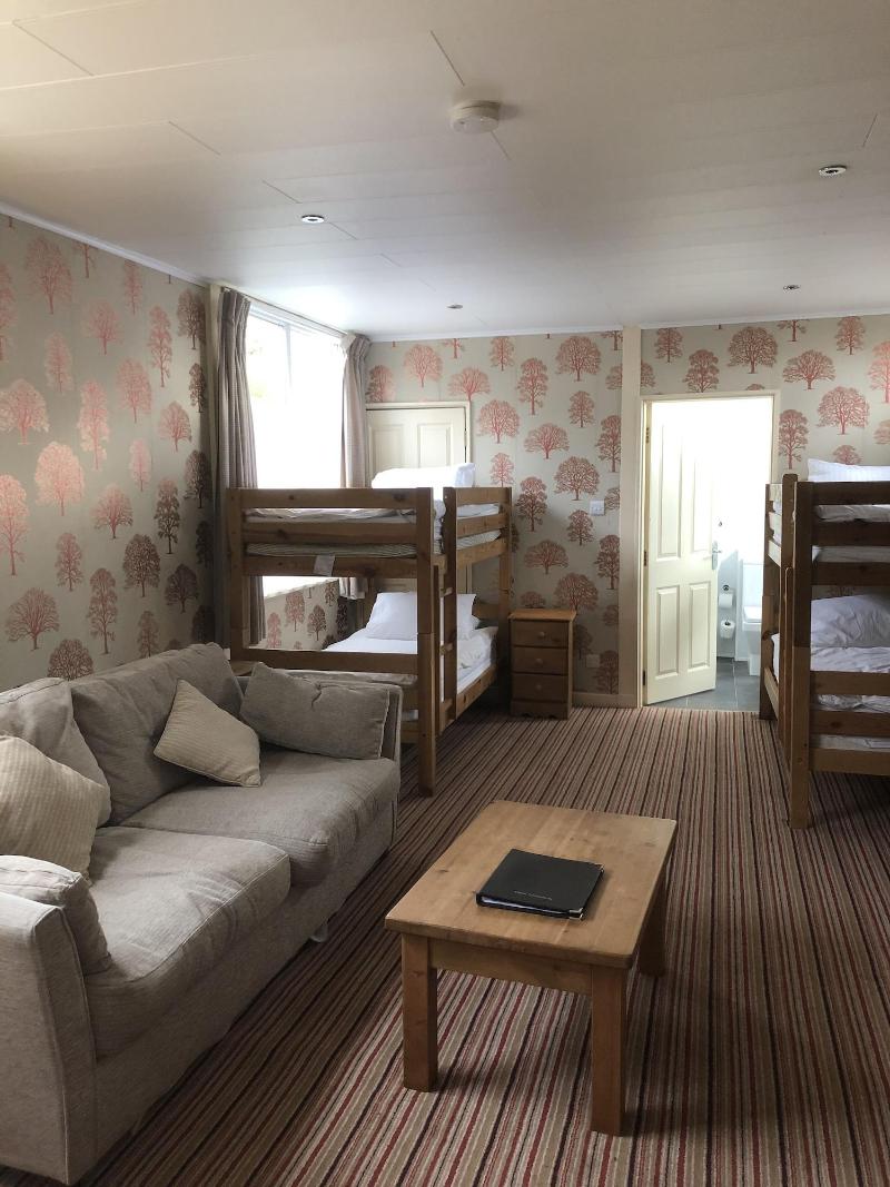The Dog And Partridge Country Inn - Oda