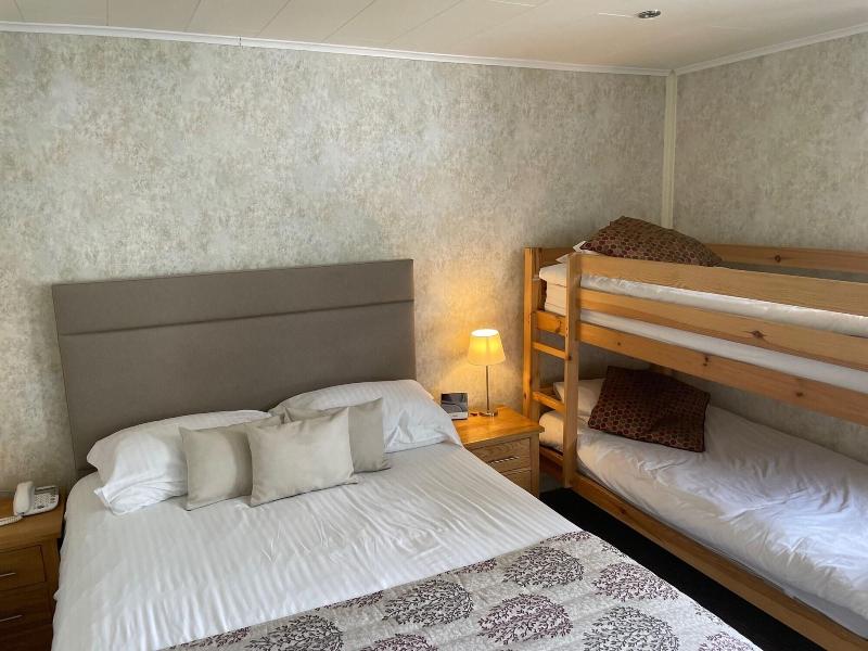 The Dog And Partridge Country Inn - Oda