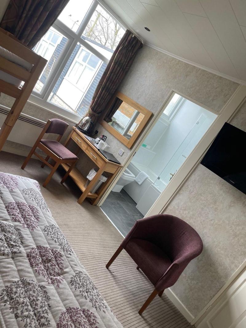 The Dog And Partridge Country Inn - Oda