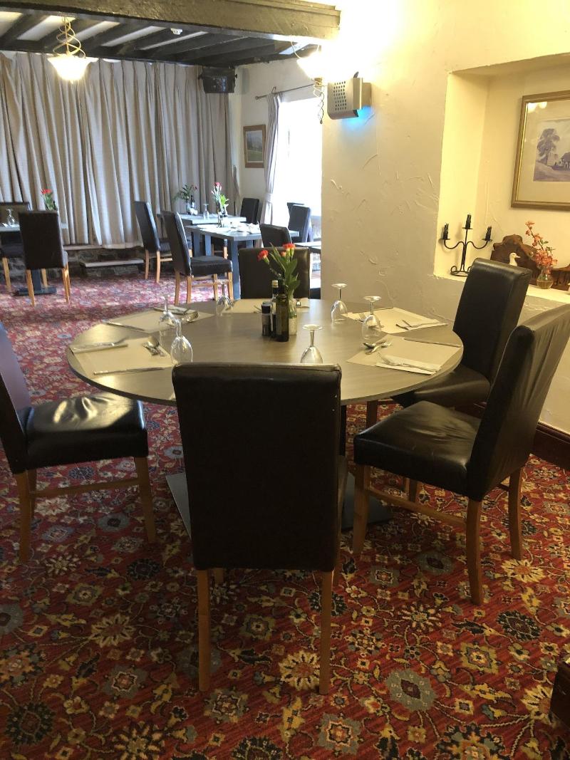 The Dog And Partridge Country Inn - Restoran