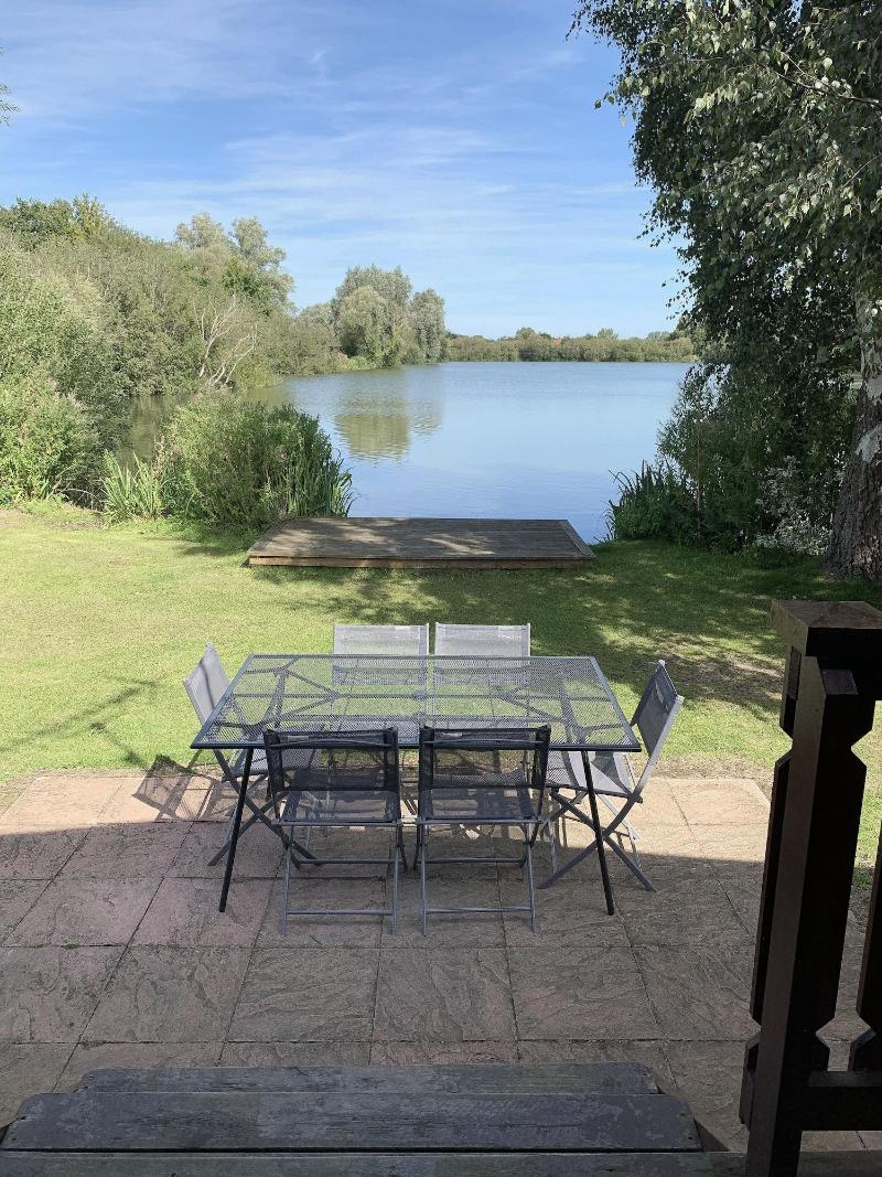 Woodlakes Park - Oda