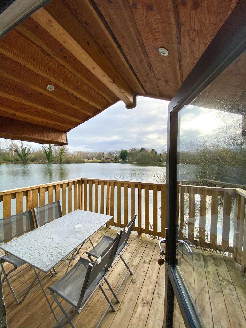 Woodlakes Park - Oda