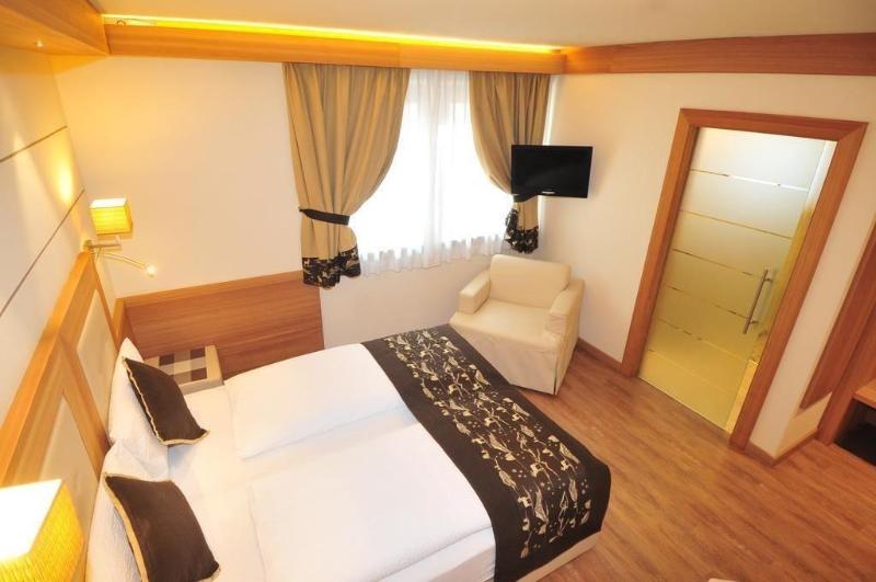 Hotel B&B Bondi - Oda
