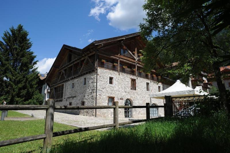 Casa Moresc - Genel