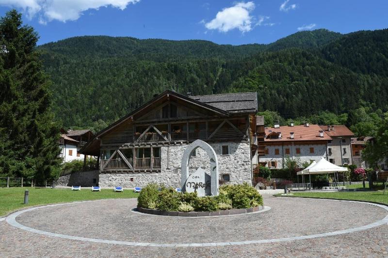 Casa Moresc - Genel