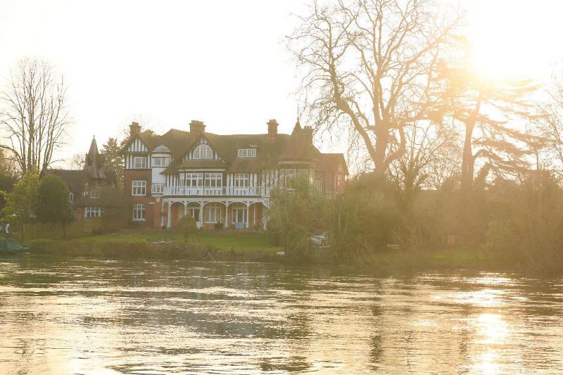 River Arts Club - Genel