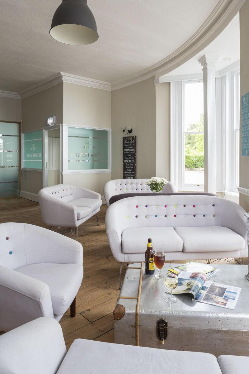 The Beach Hotel - Bar