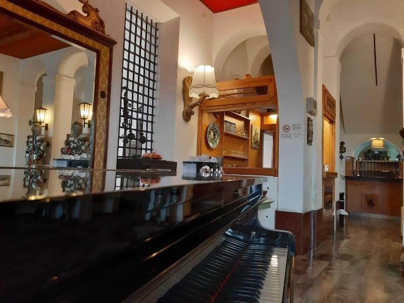 Hotel Ficocle - Lobi