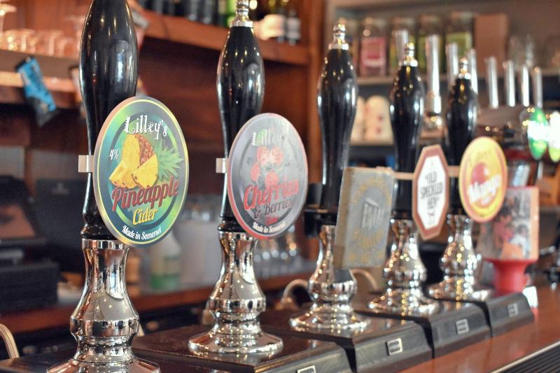 The Stonehenge Inn And Carvery - Restoran