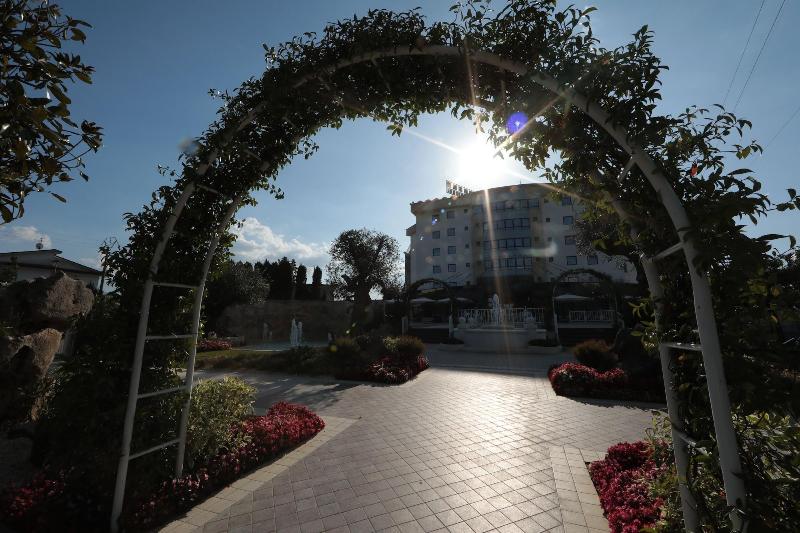 Edra Palace - Genel