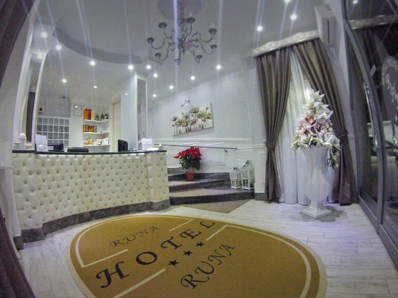 Runa Hotel - Lobi