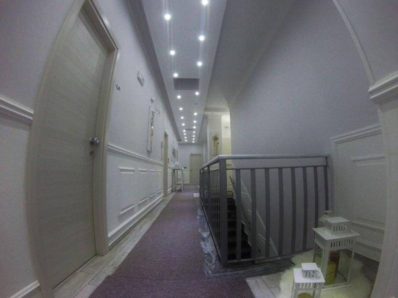 Runa Hotel - Lobi