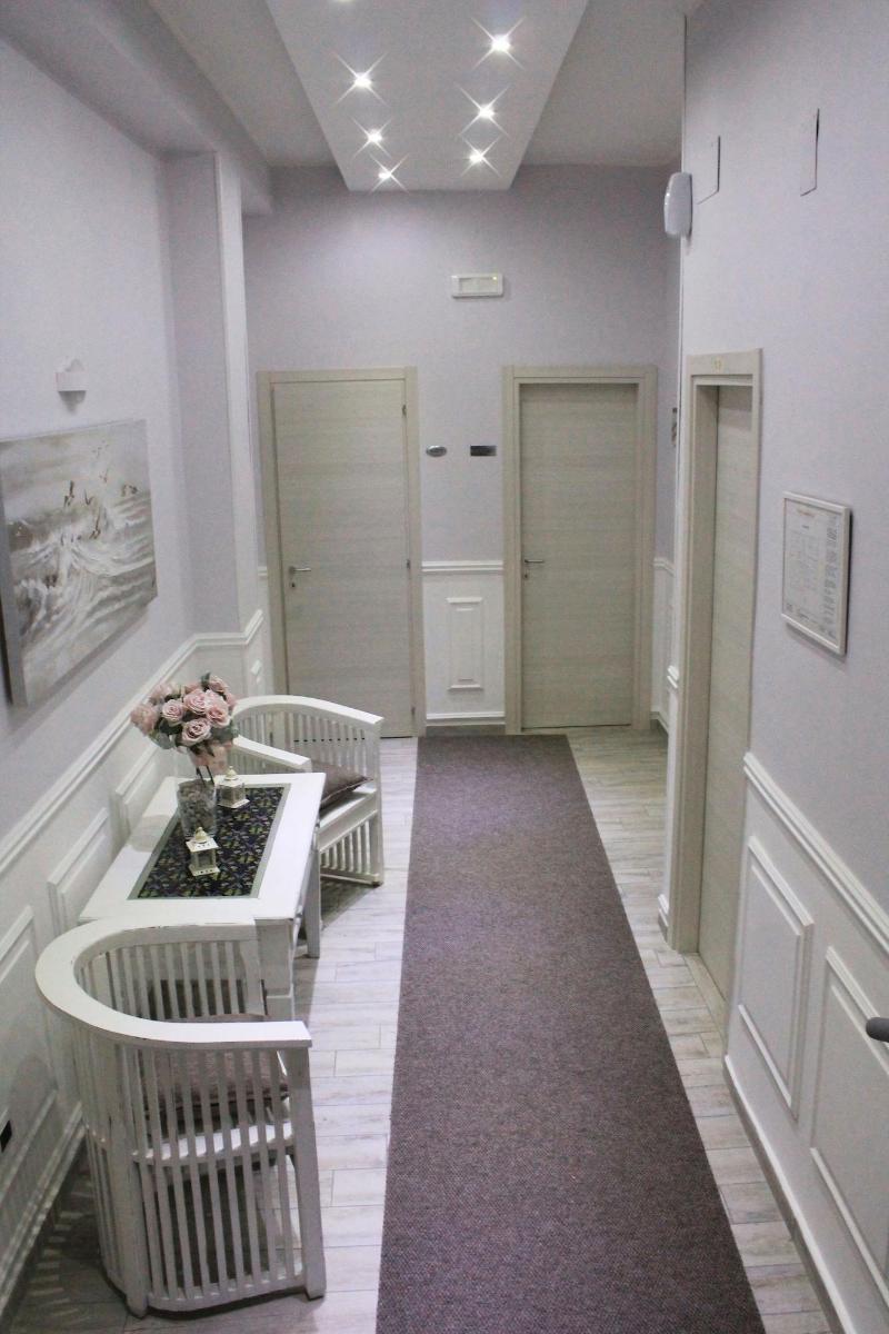 Runa Hotel - Lobi