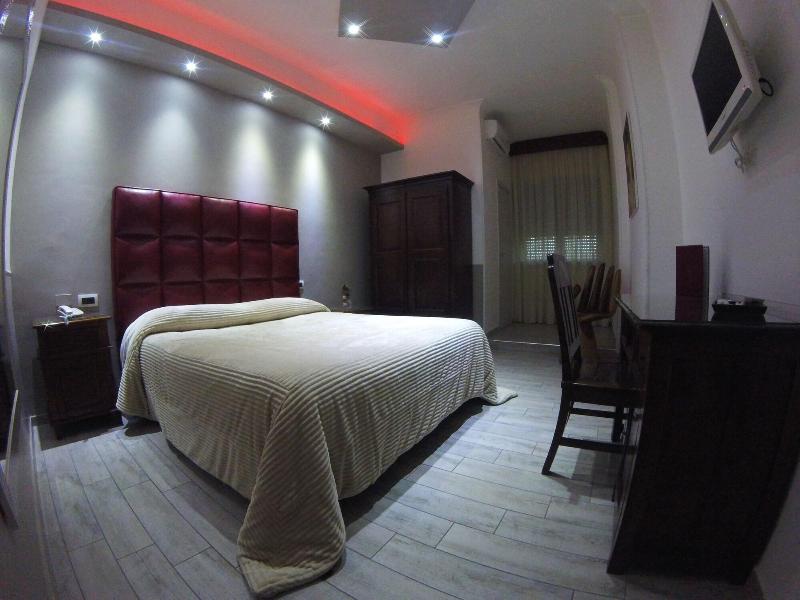 Runa Hotel - Oda